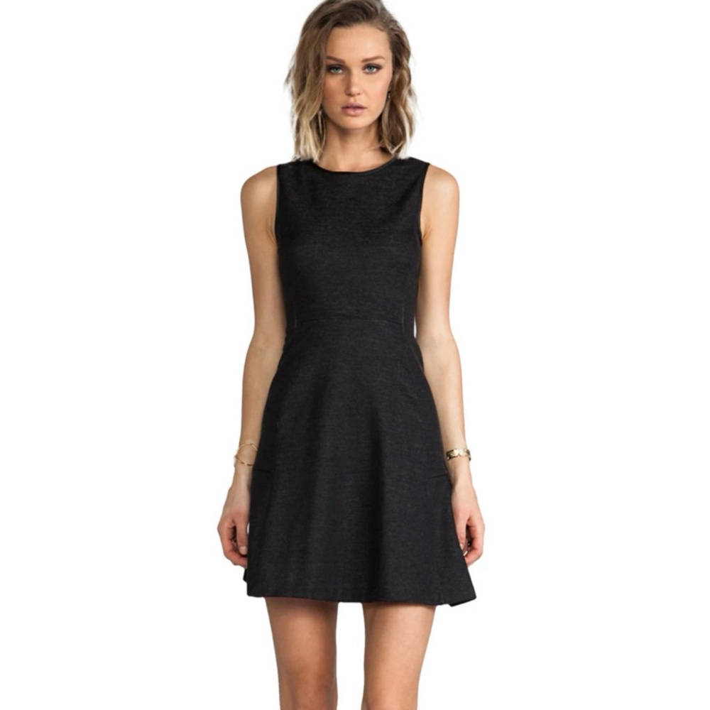 Elegant Black Sleeveless Dress